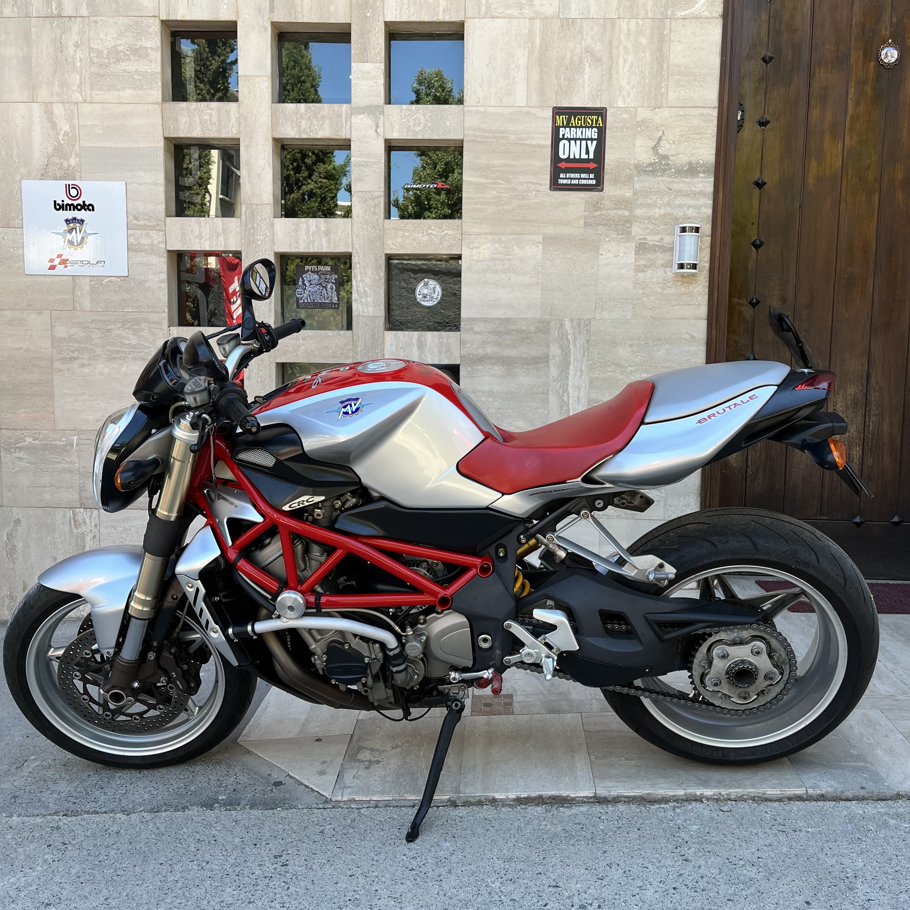 Brutale 910