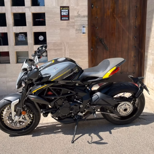 MV AGUSTA DRAGSTER 800RR
